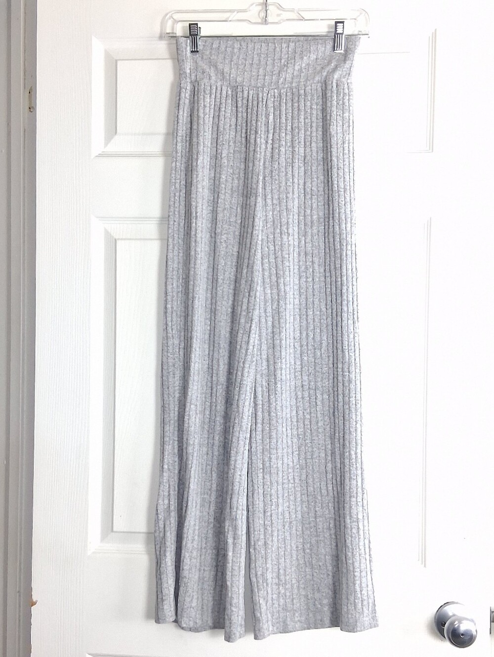 Abercrombie & Fitch Light Gray Ribbed Knit Wide Leg Pull On Lounge Pants